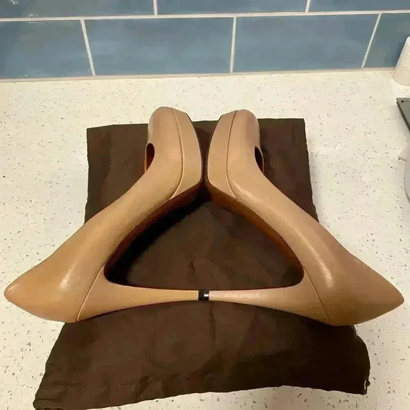 Gucci 269703 Nappa Charlotte Winter Rose Leather Pumps 39 With Box And Dust Bag - Picture 13 of 16